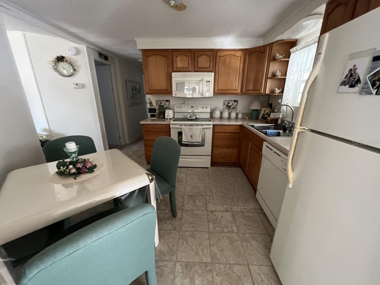 9072 LAKE POINT BLVD