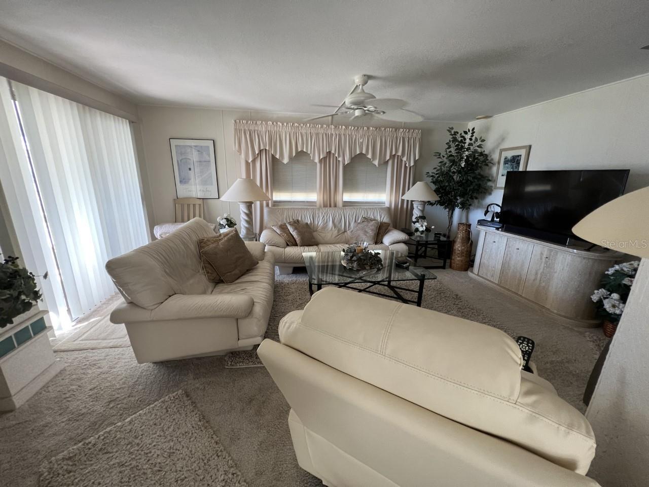 9072 LAKE POINT BLVD