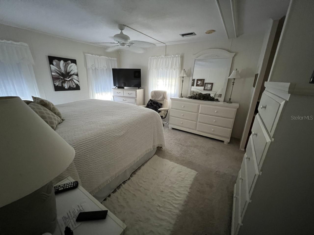 9072 LAKE POINT BLVD