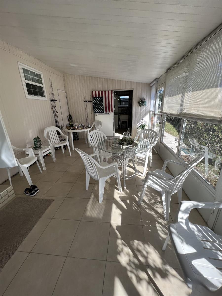 9072 LAKE POINT BLVD