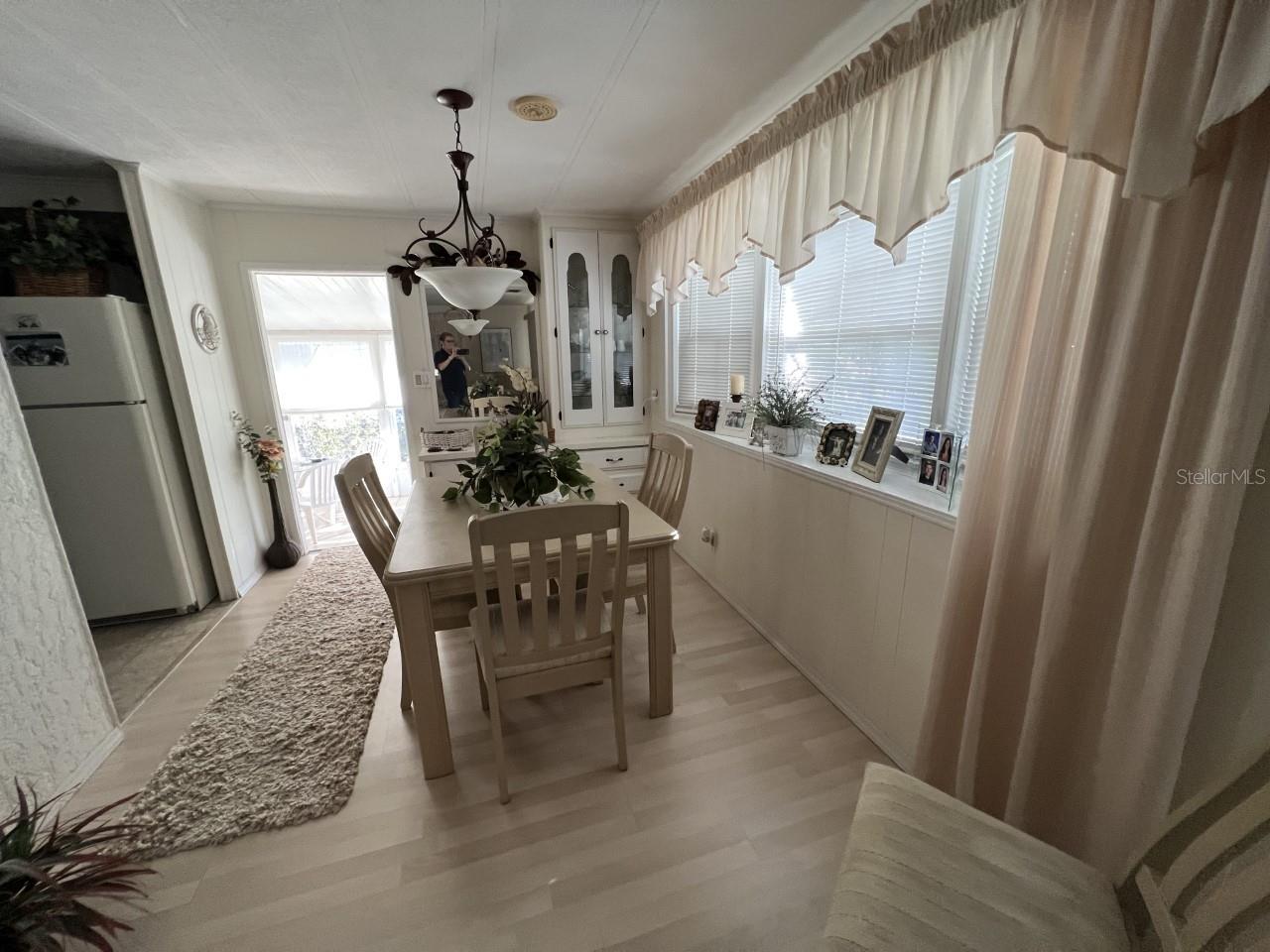 9072 LAKE POINT BLVD