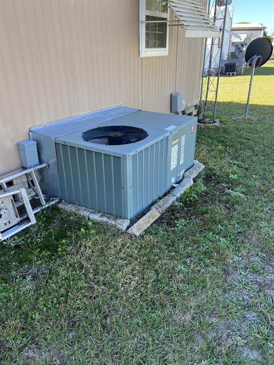 9072 LAKE POINT BLVD