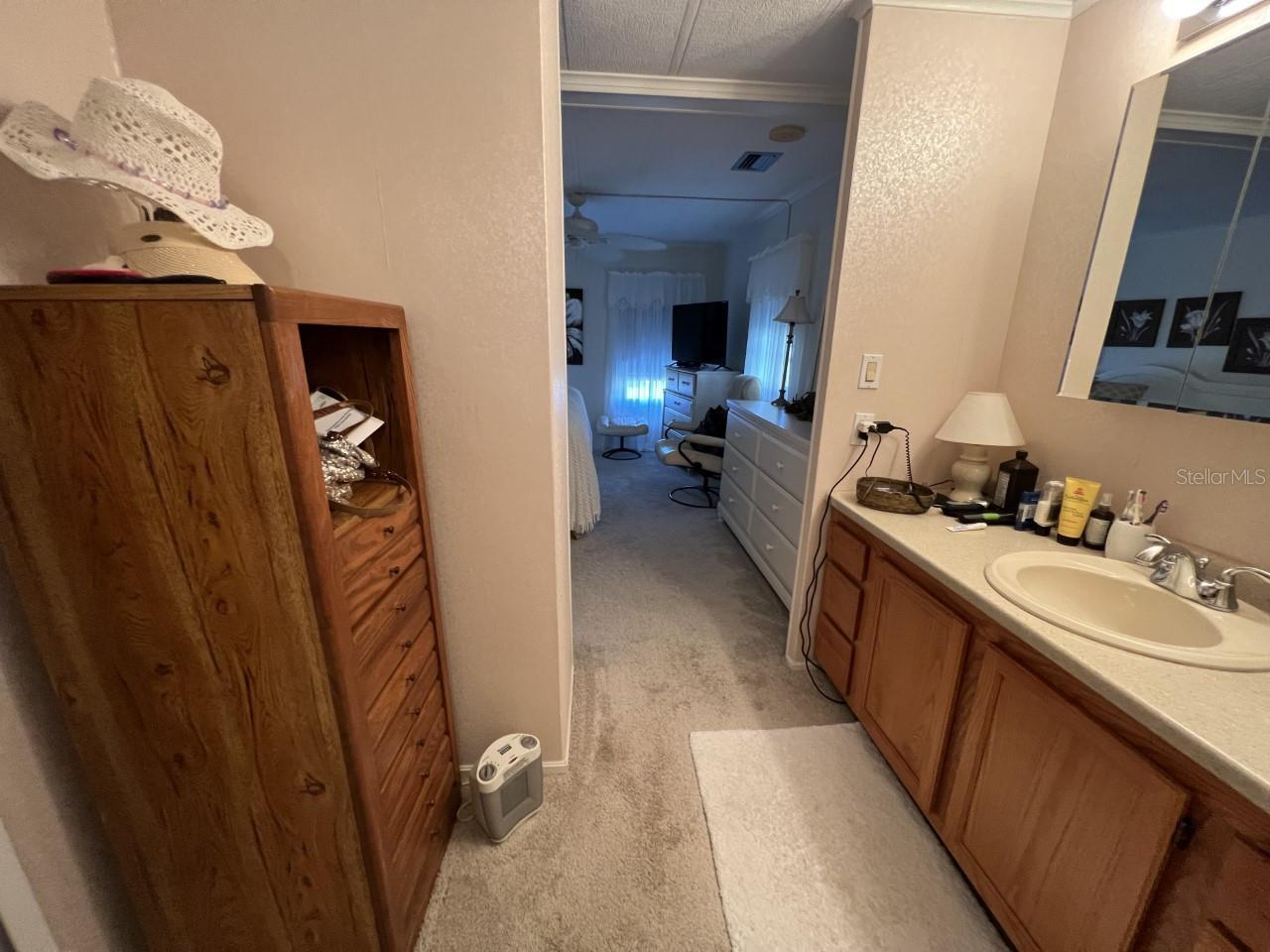 9072 LAKE POINT BLVD