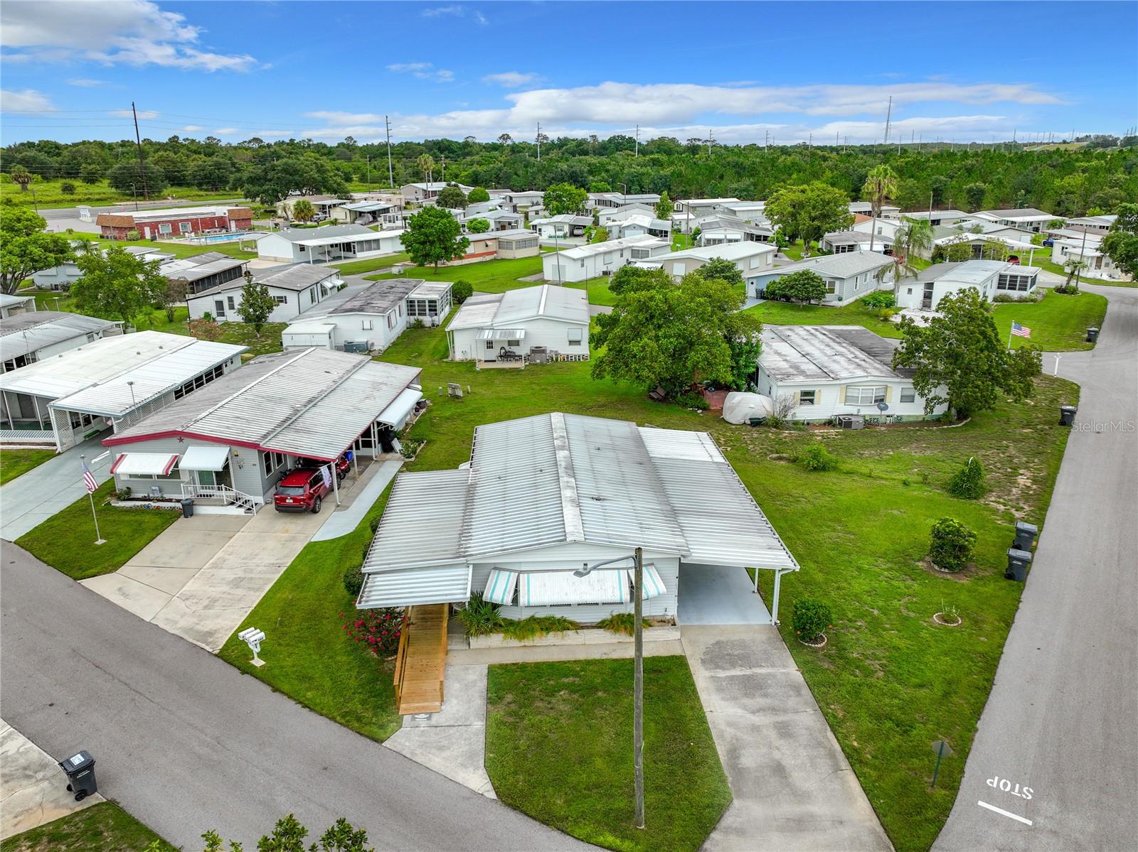 161 CANDLEWOOD DR