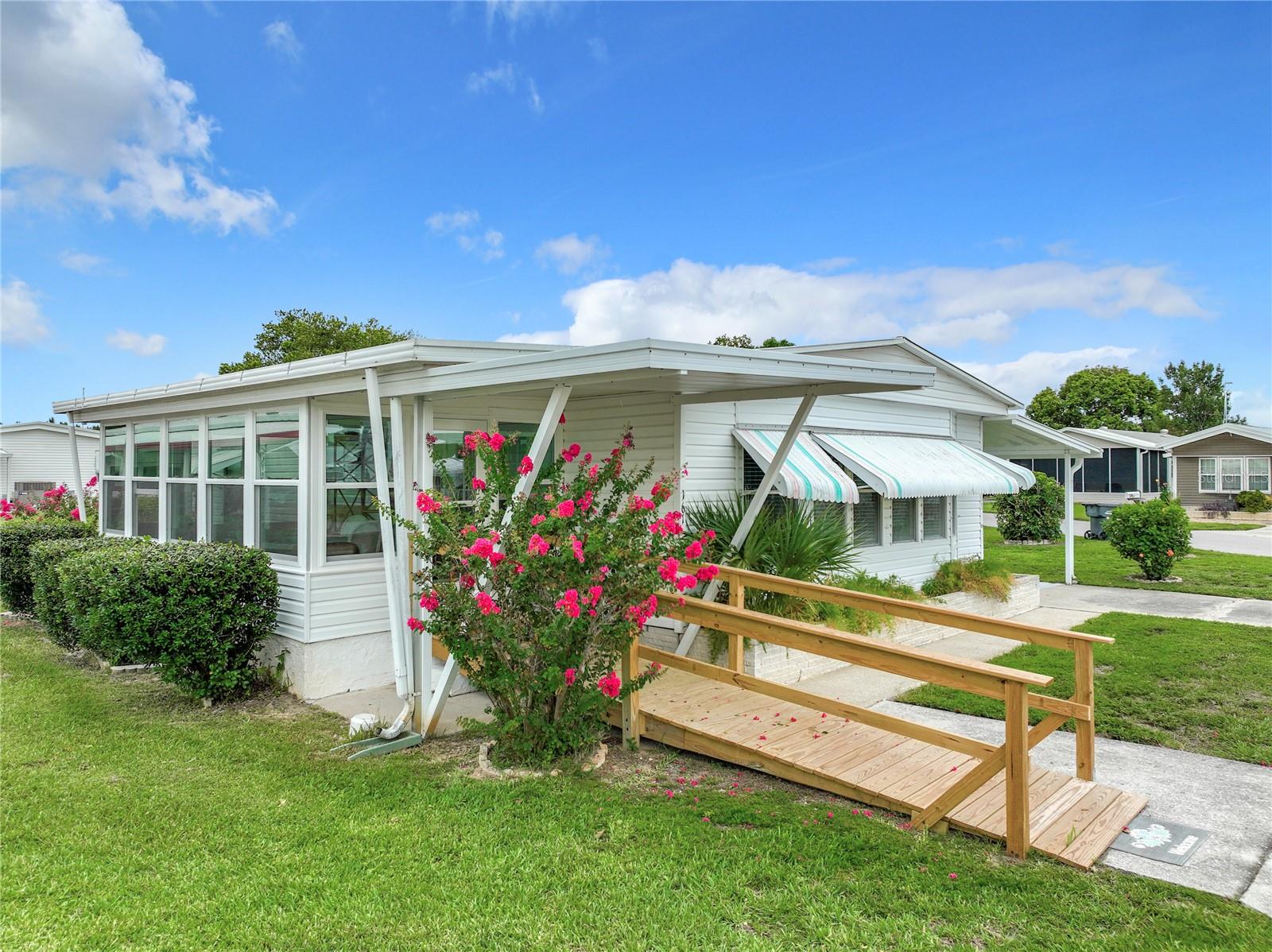 161 CANDLEWOOD DR