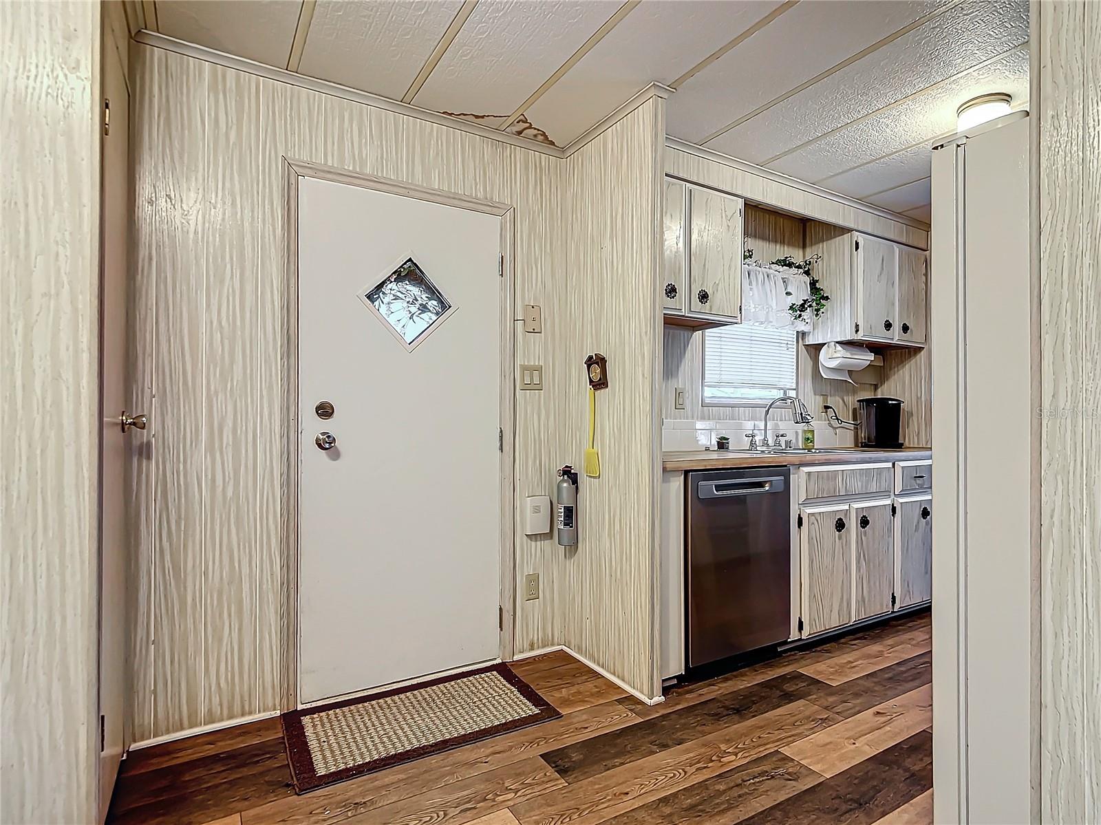 161 CANDLEWOOD DR