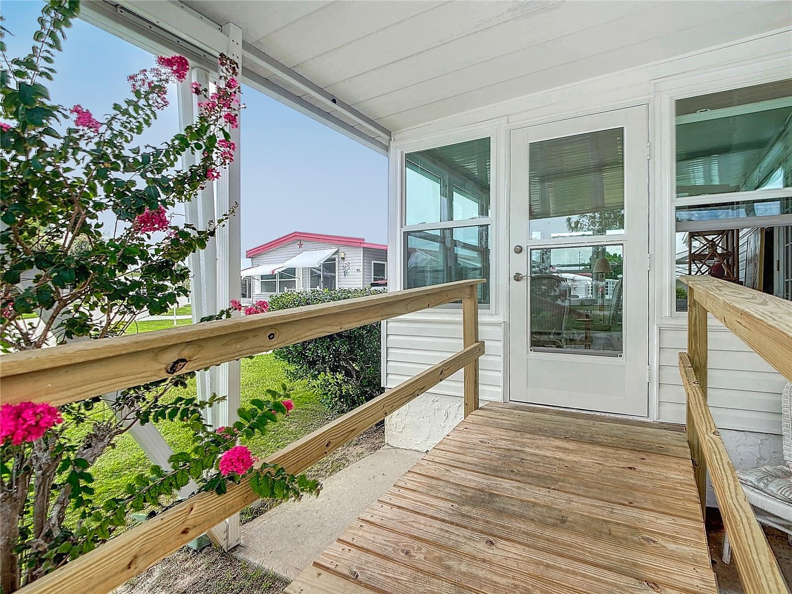 161 CANDLEWOOD DR