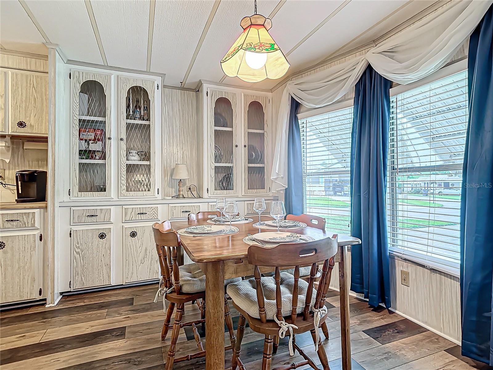 161 CANDLEWOOD DR
