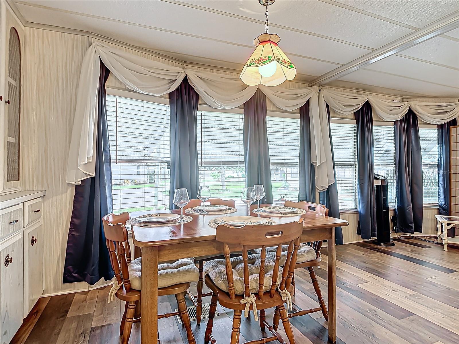 161 CANDLEWOOD DR
