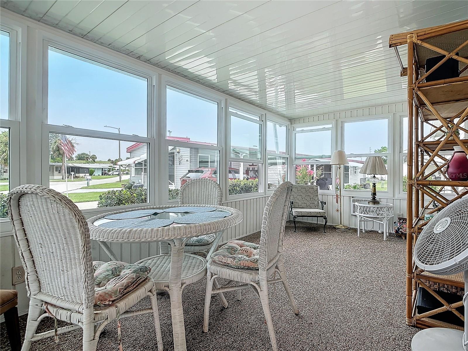 161 CANDLEWOOD DR