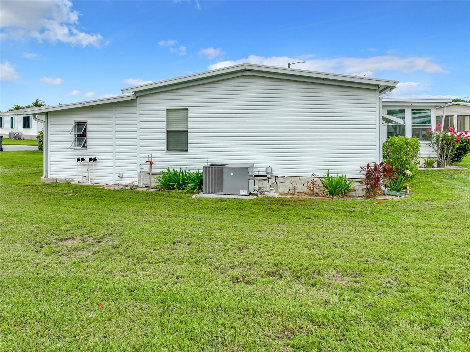 161 CANDLEWOOD DR