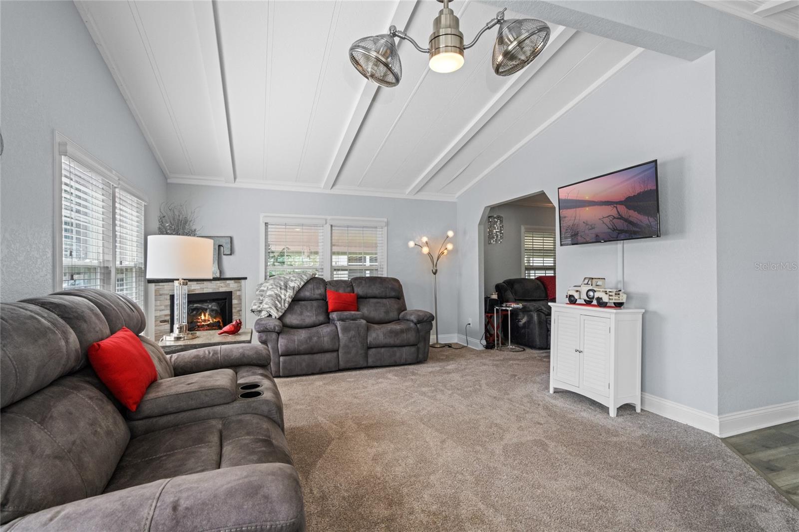 6031 GRAND OAKS DR SE