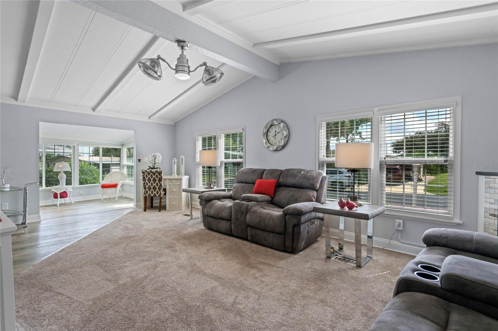 6031 GRAND OAKS DR SE