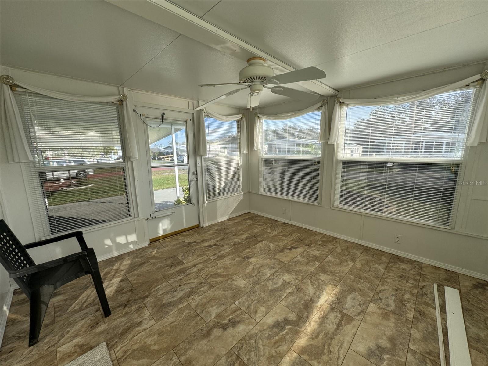 9138 LAKE POINT BLVD