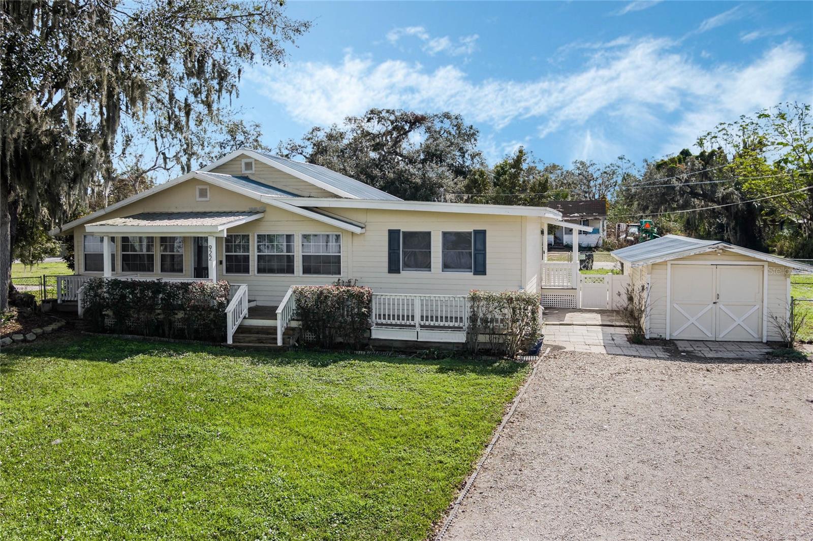 922 S LAKE REEDY BLVD