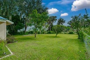 922 S LAKE REEDY BLVD