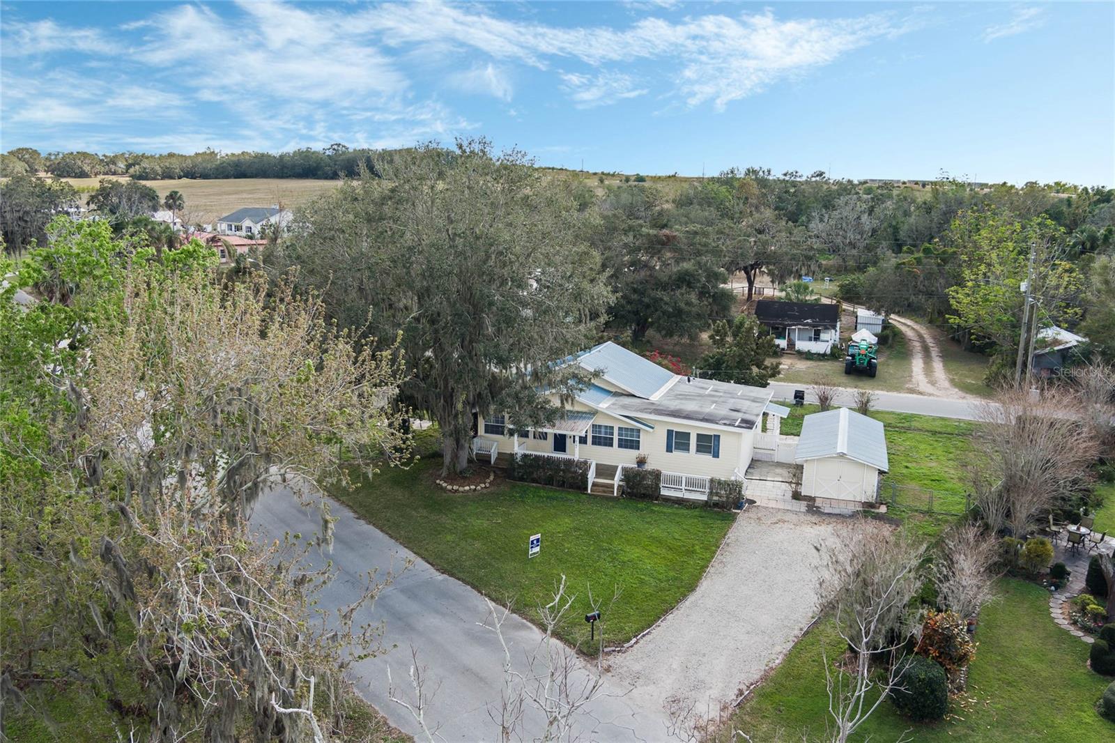 922 S LAKE REEDY BLVD