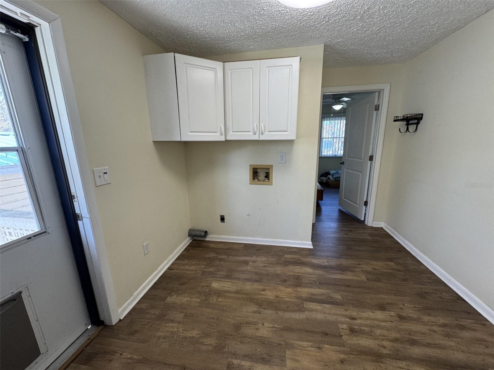 922 S LAKE REEDY BLVD