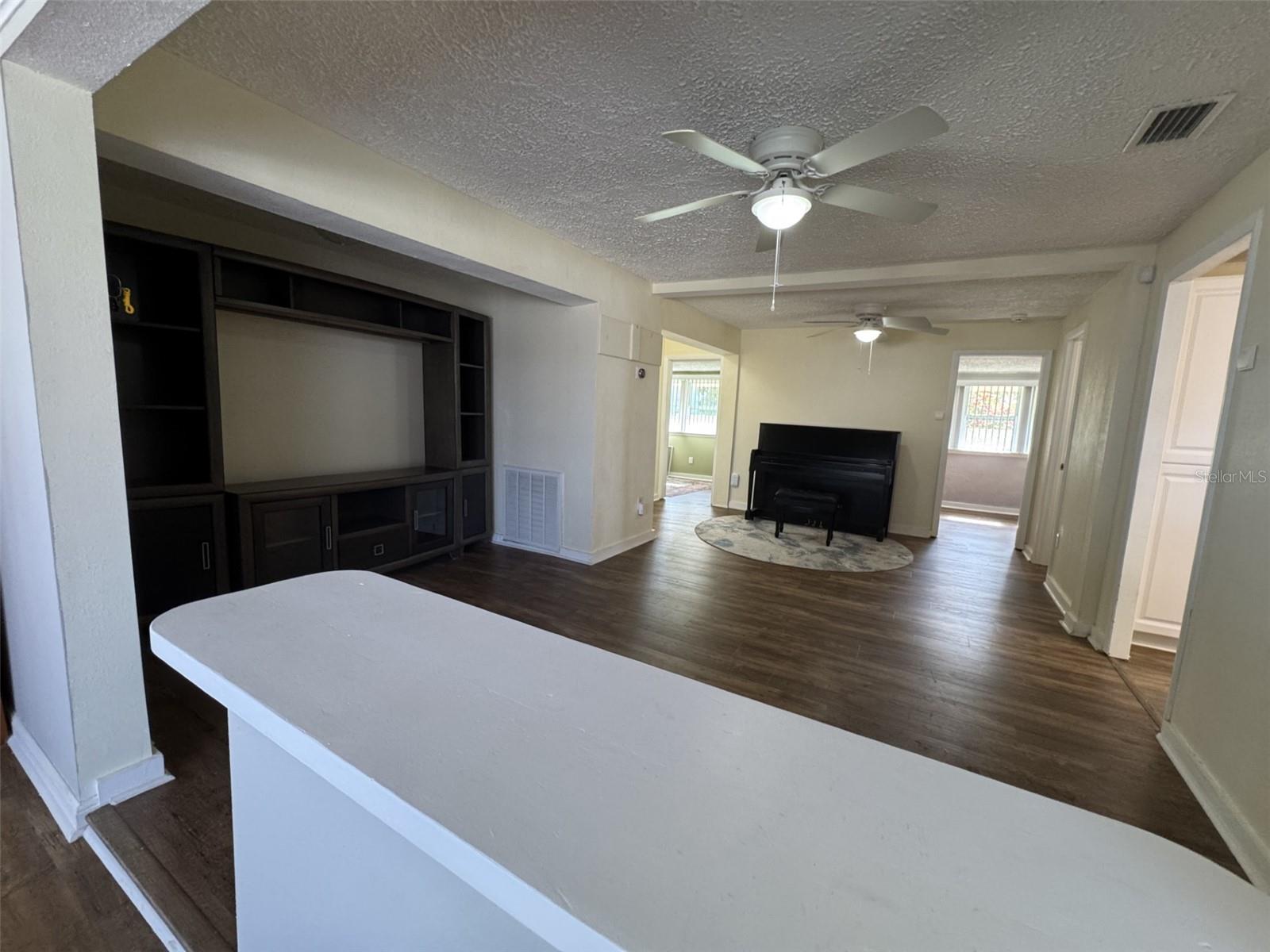 922 S LAKE REEDY BLVD