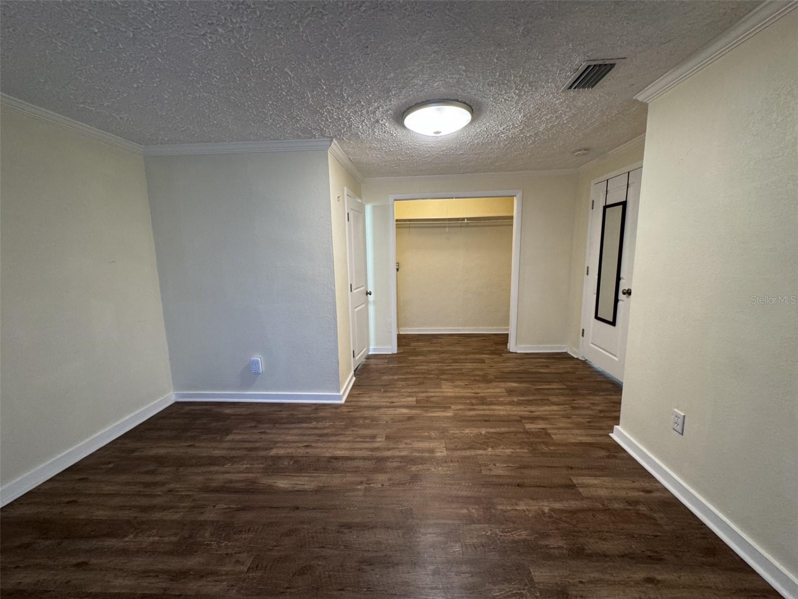 922 S LAKE REEDY BLVD