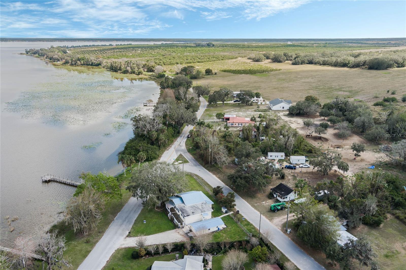 922 S LAKE REEDY BLVD