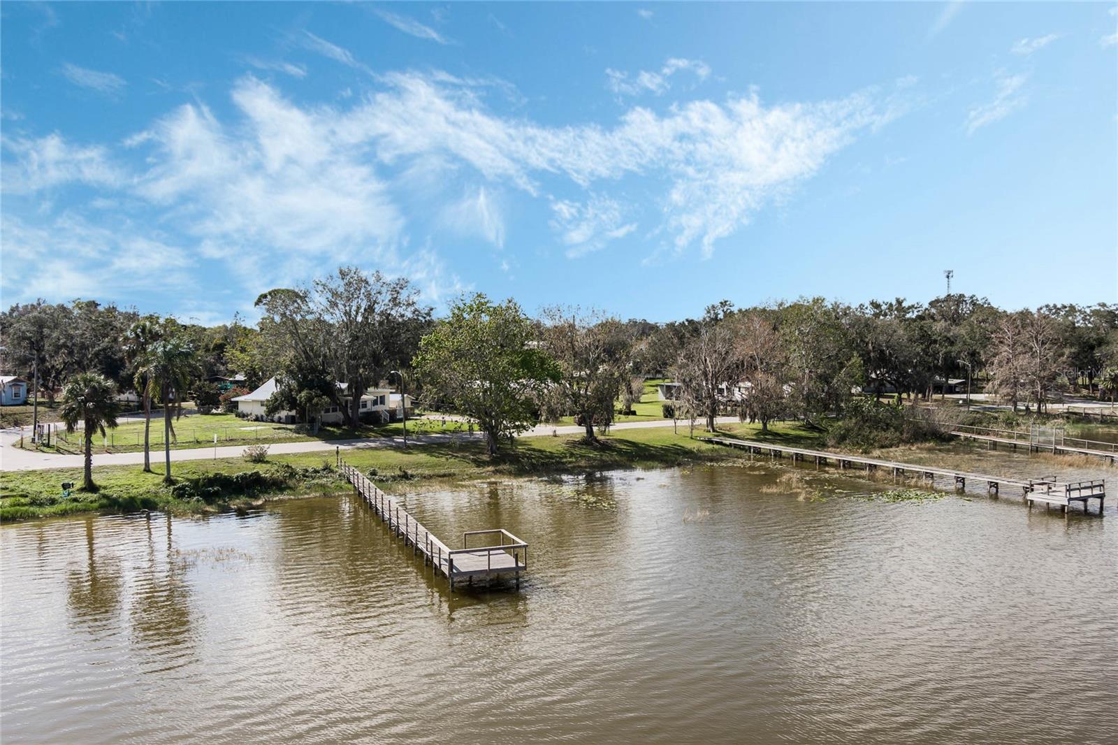 922 S LAKE REEDY BLVD