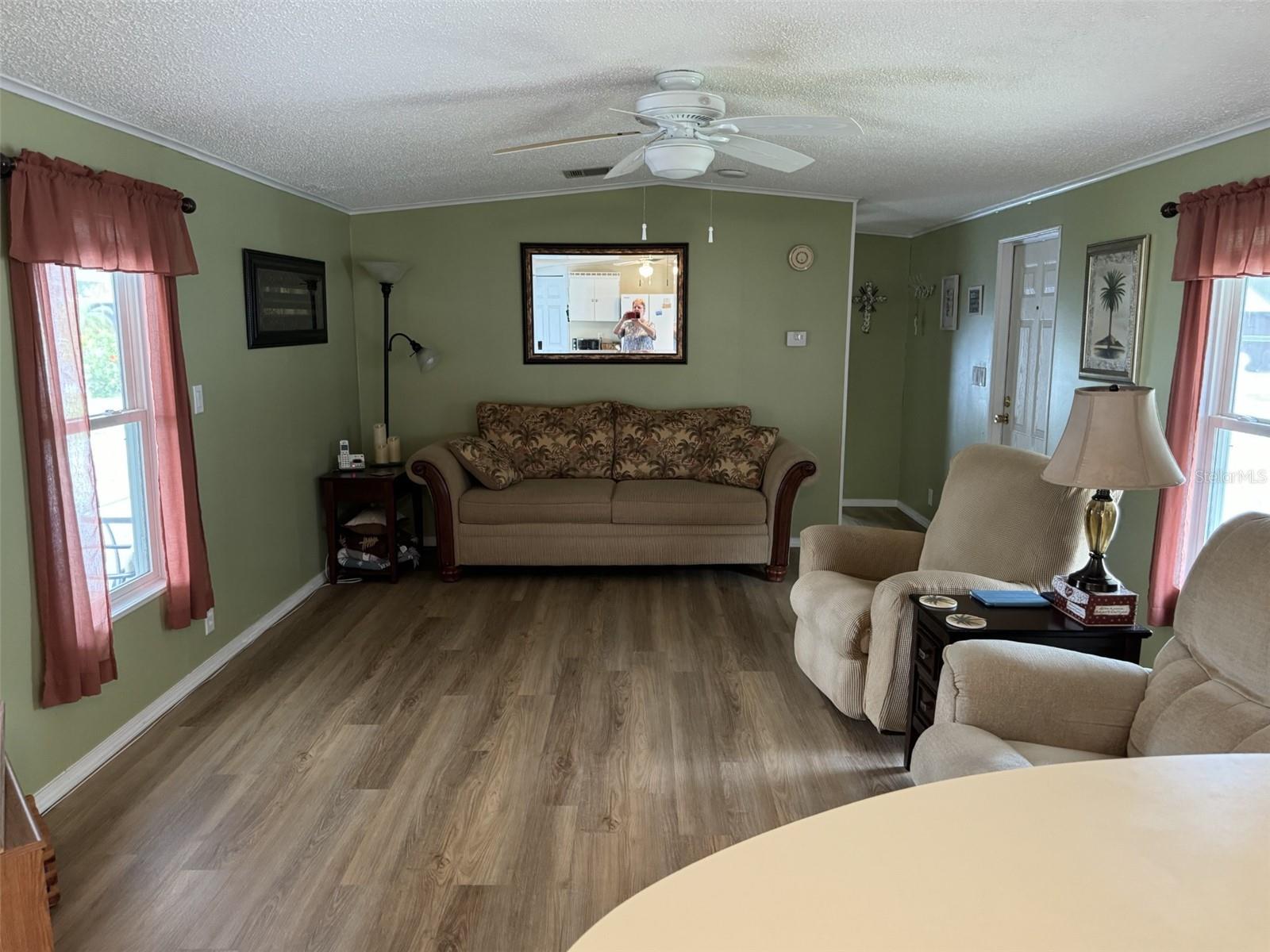 245 CHERRYWOOD DR