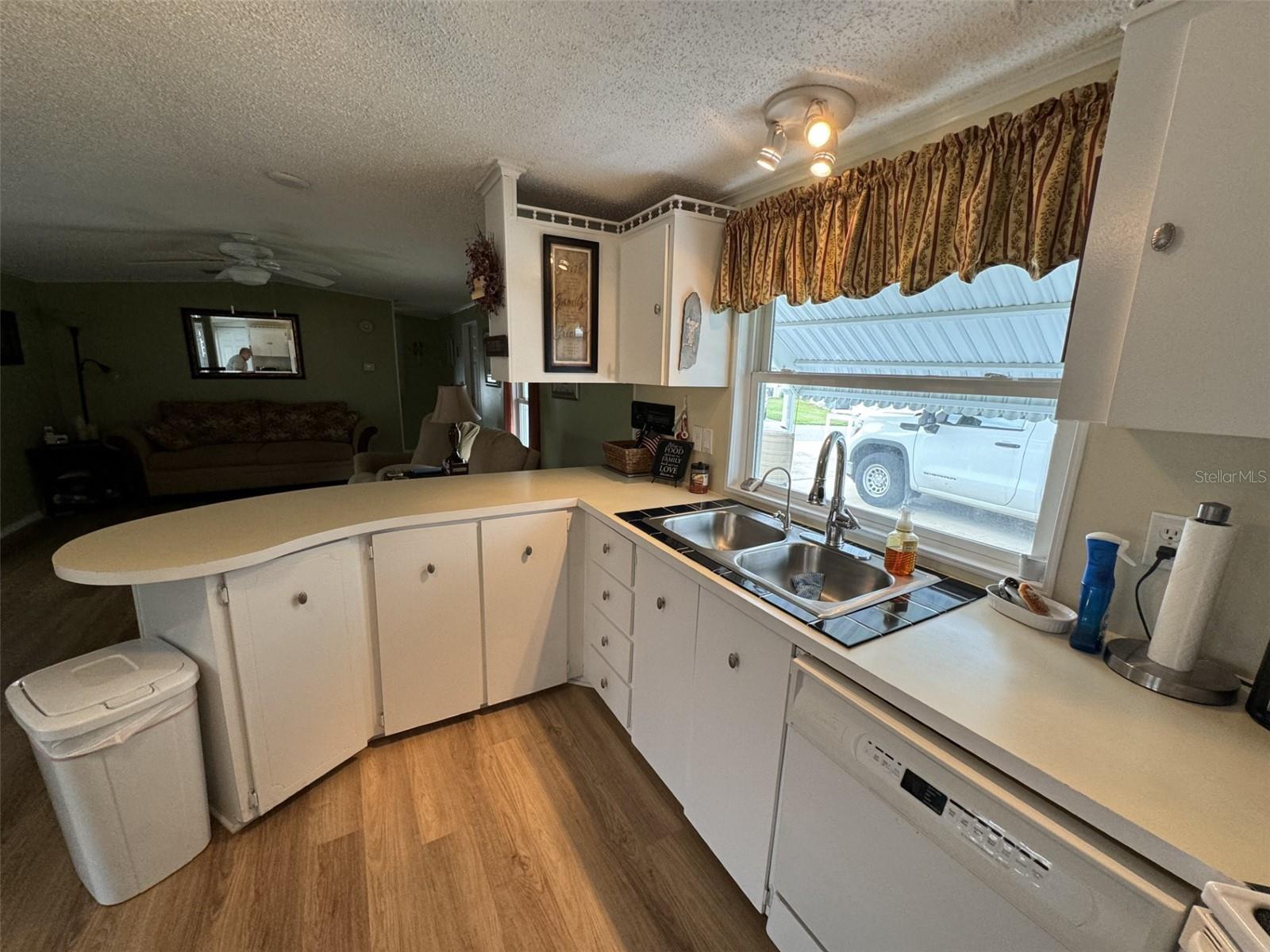 245 CHERRYWOOD DR