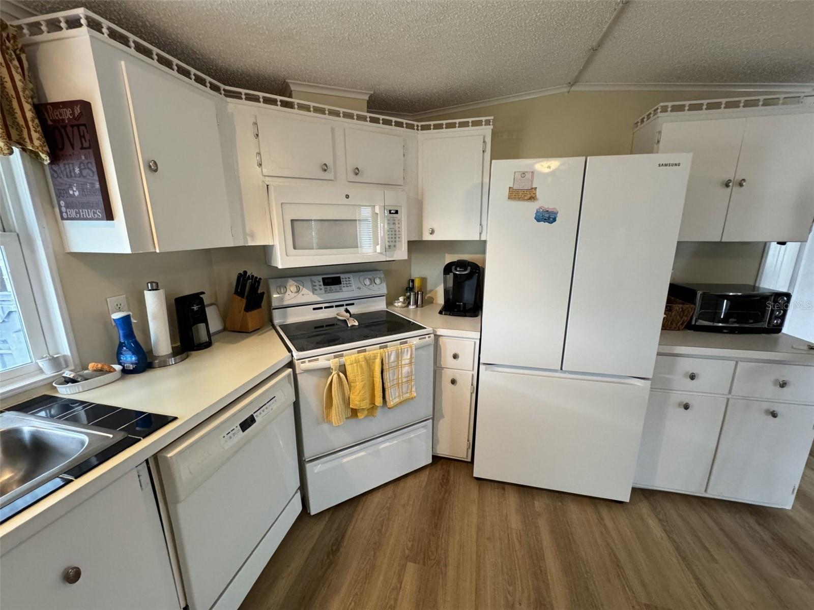 245 CHERRYWOOD DR