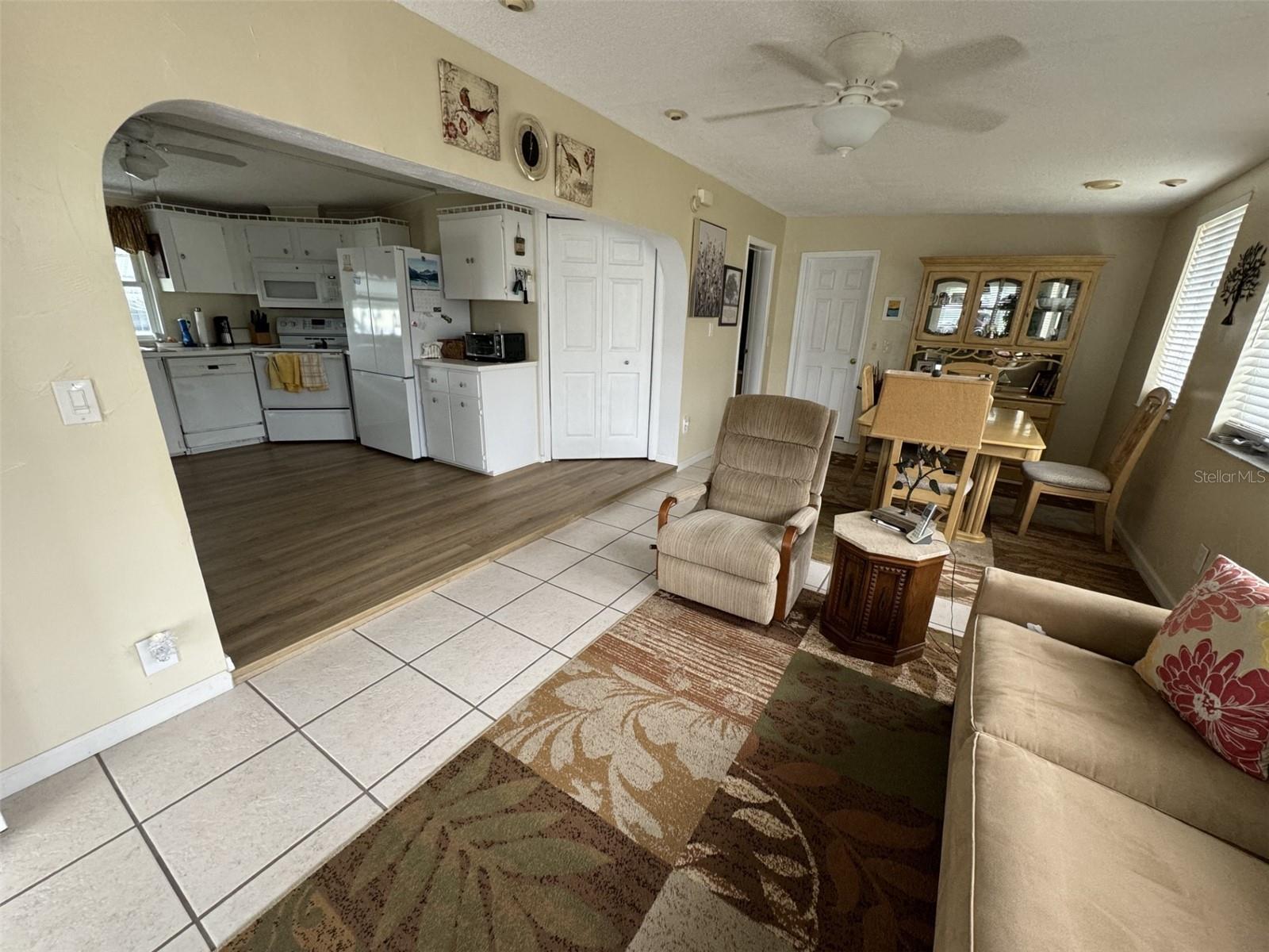 245 CHERRYWOOD DR