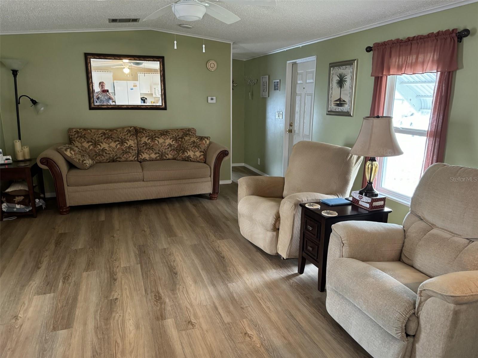 245 CHERRYWOOD DR