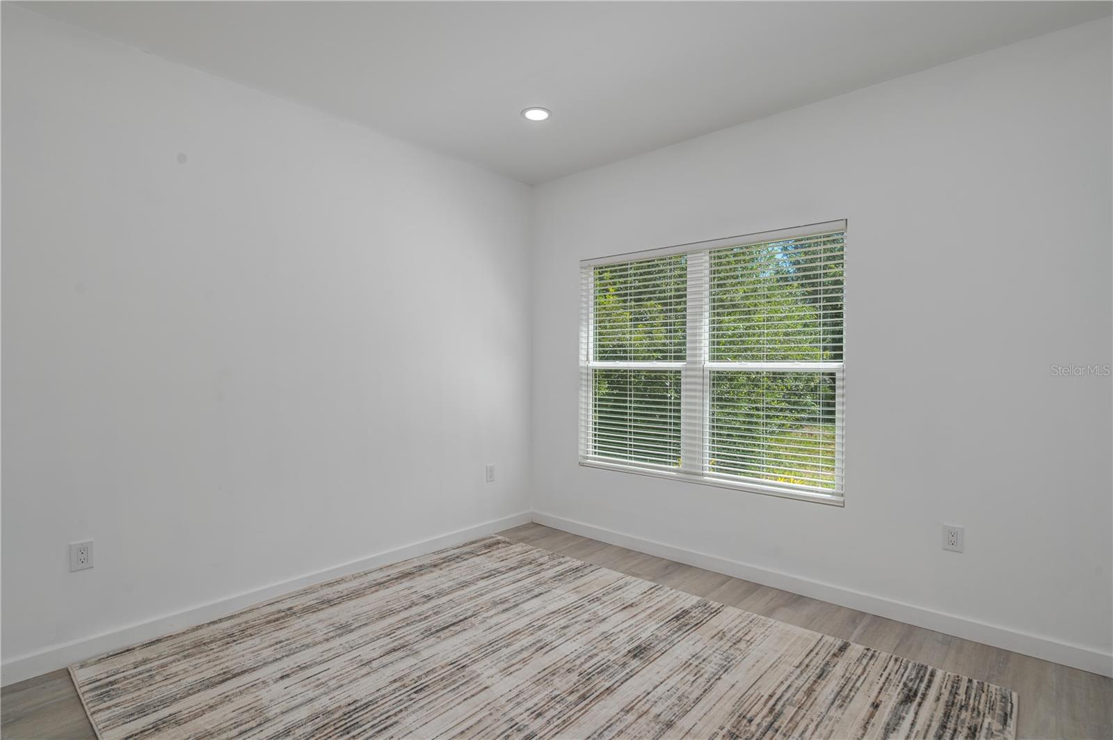 1340 W FROSTPROOF RD