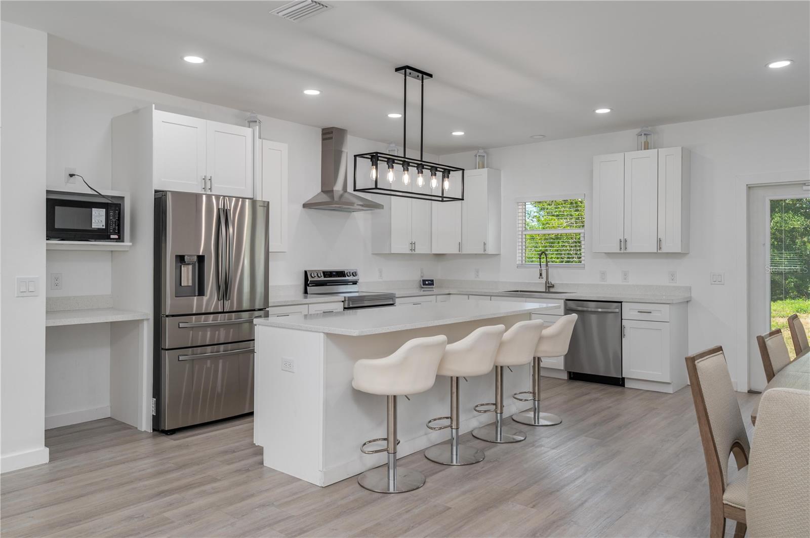 1340 W FROSTPROOF RD