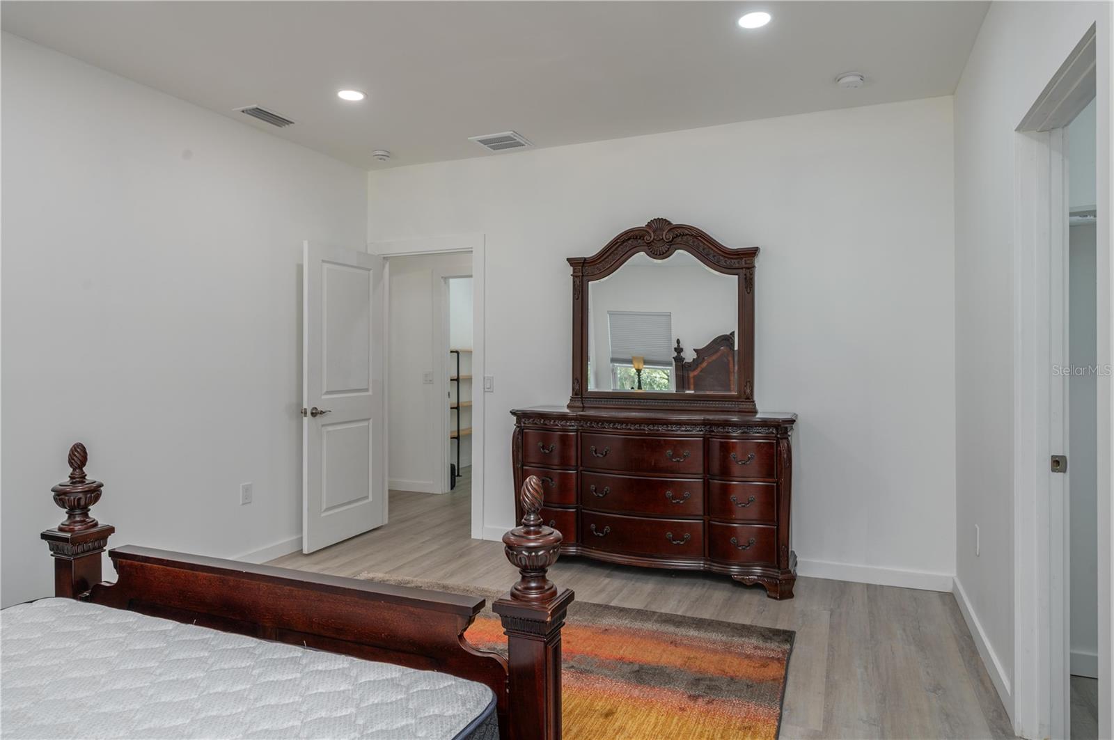 1340 W FROSTPROOF RD