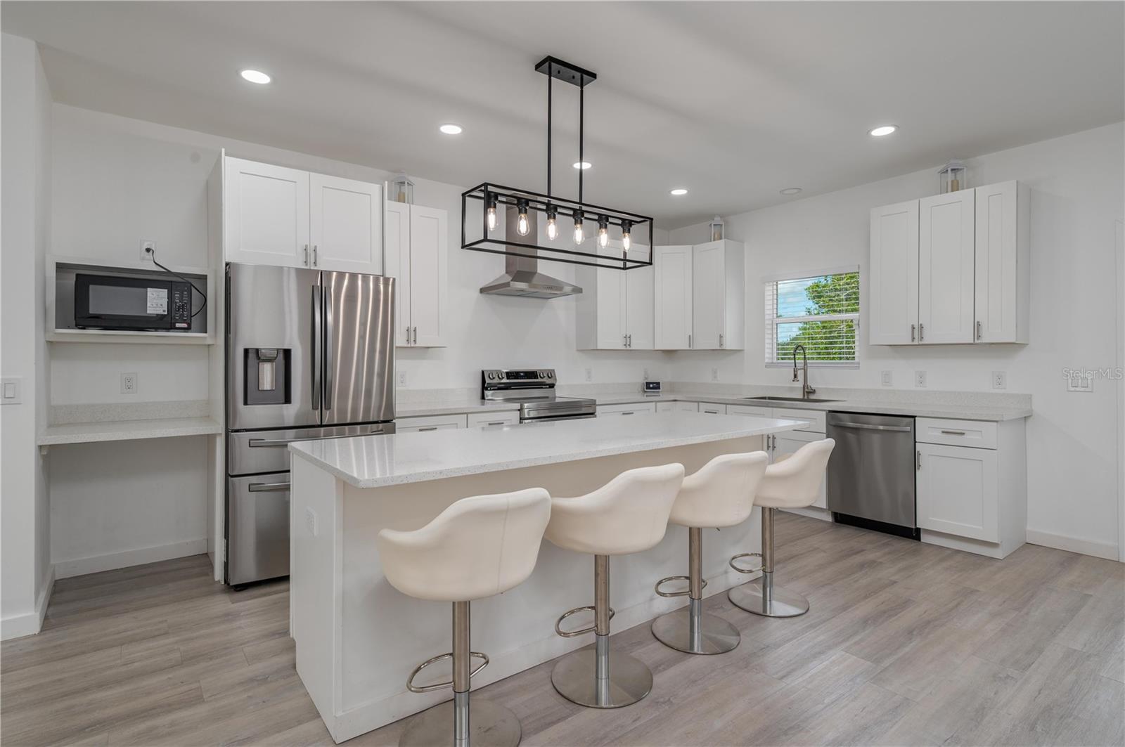 1340 W FROSTPROOF RD