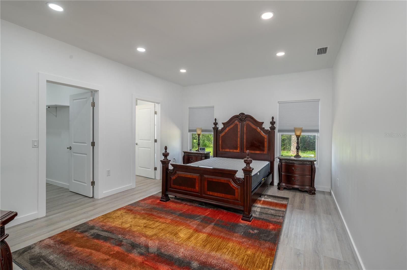 1340 W FROSTPROOF RD