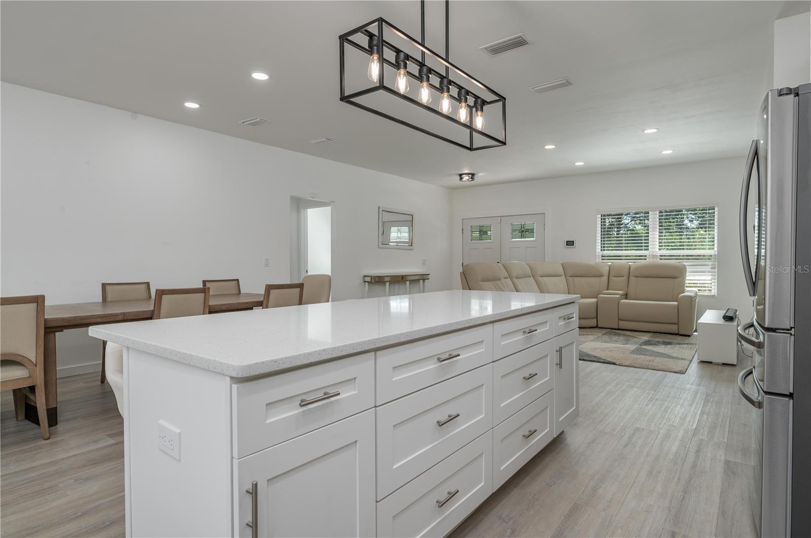 1340 W FROSTPROOF RD