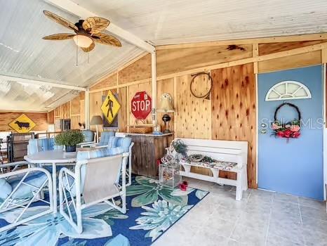 8442 BREEZE HILL DRIVE