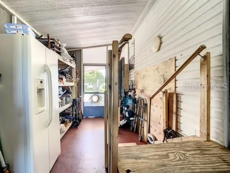 8442 BREEZE HILL DRIVE