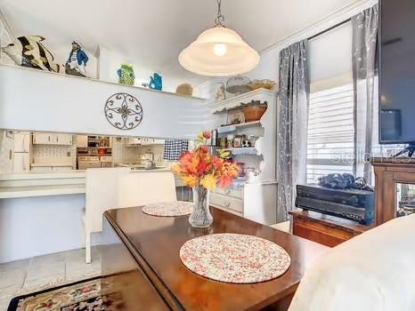 8442 BREEZE HILL DRIVE