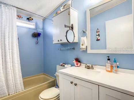 8442 BREEZE HILL DRIVE