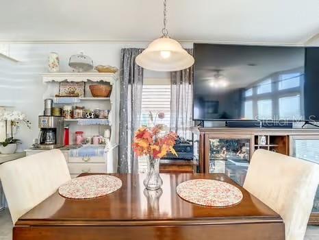 8442 BREEZE HILL DRIVE