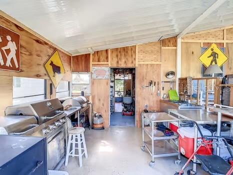 8442 BREEZE HILL DRIVE