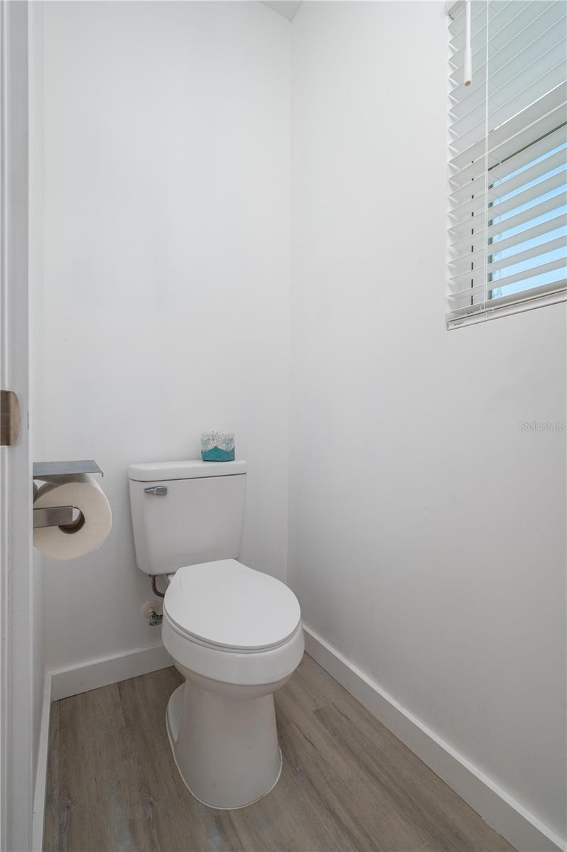 1340 W FROSTPROOF RD