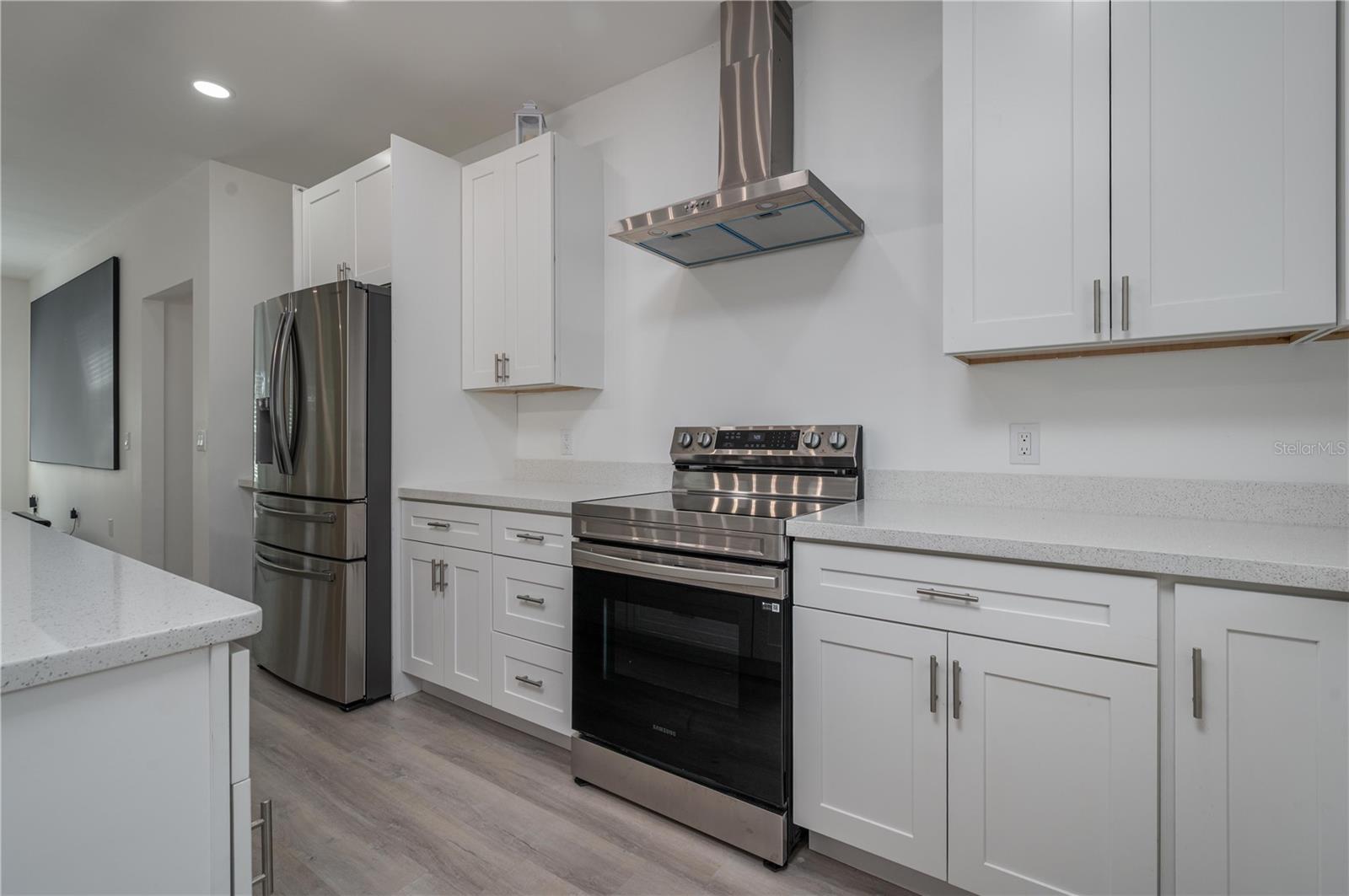 1340 W FROSTPROOF RD