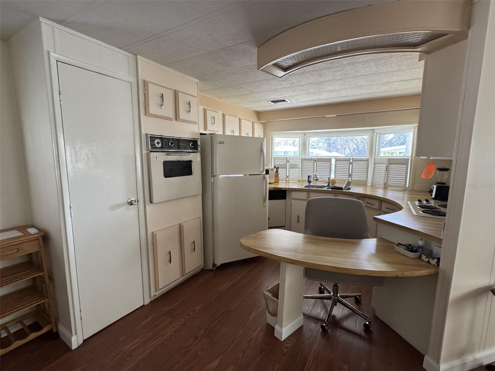 9138 LAKE POINT BLVD