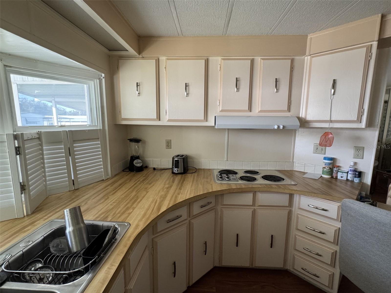 9138 LAKE POINT BLVD