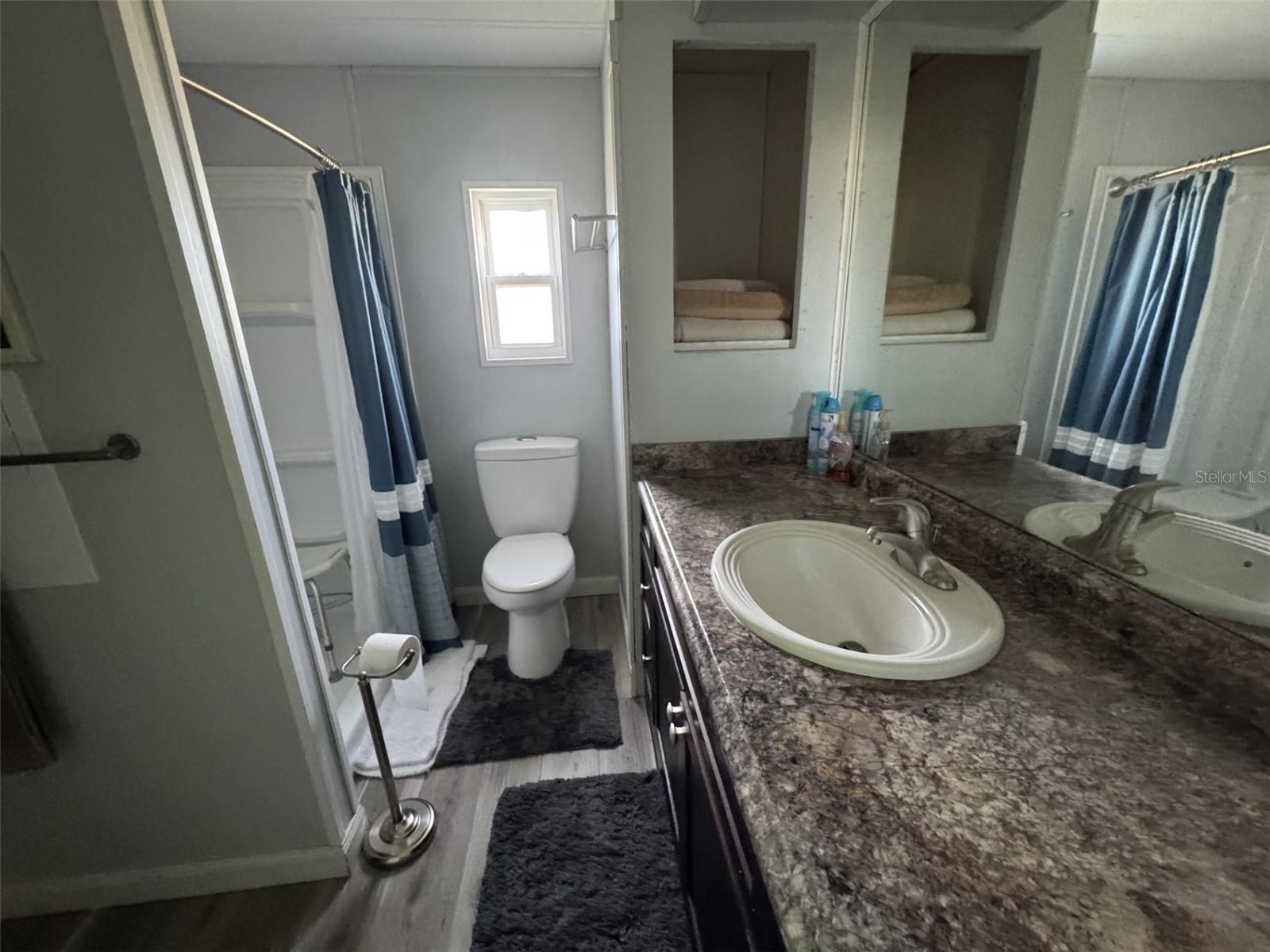 9138 LAKE POINT BLVD