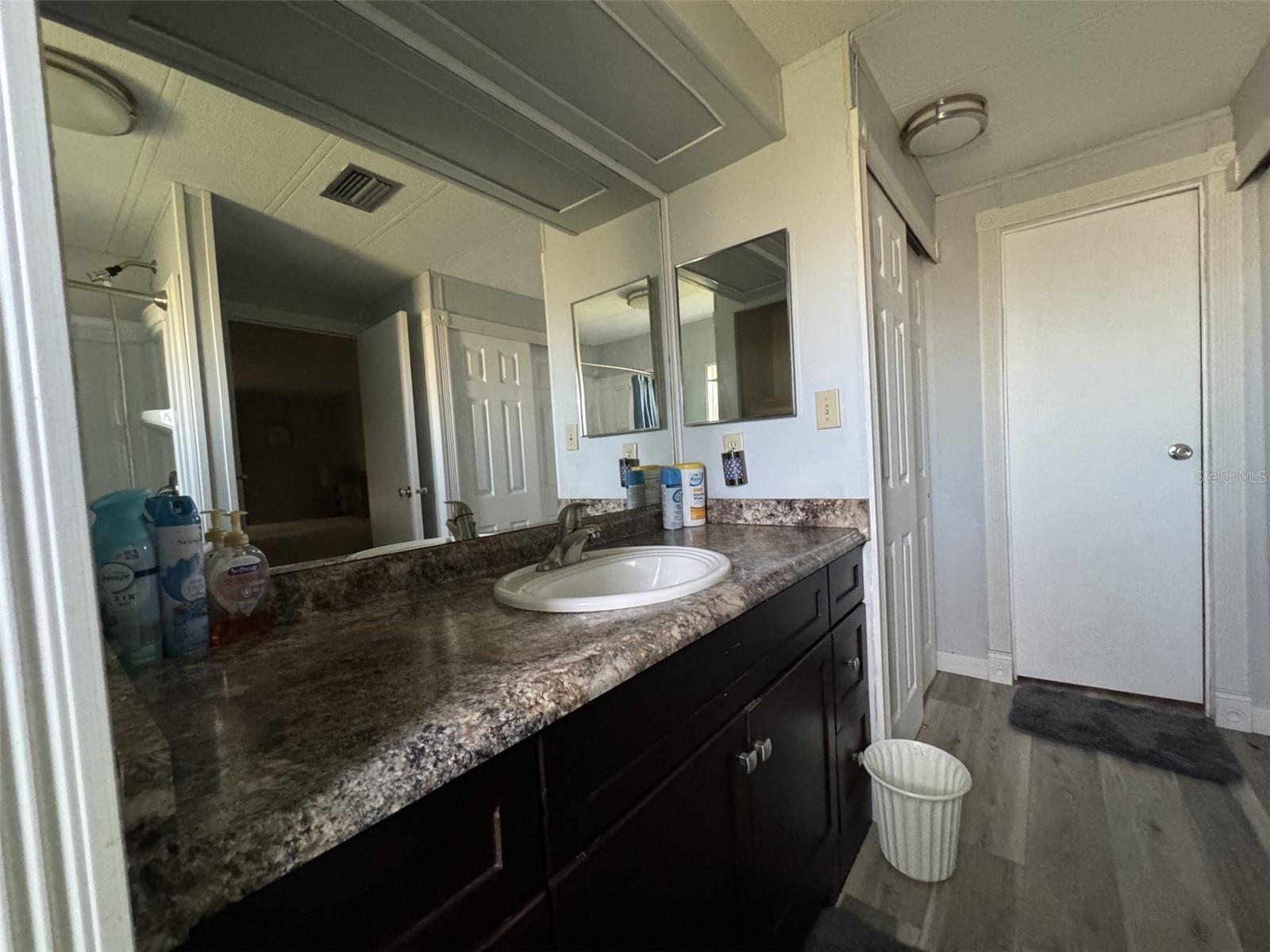 9138 LAKE POINT BLVD