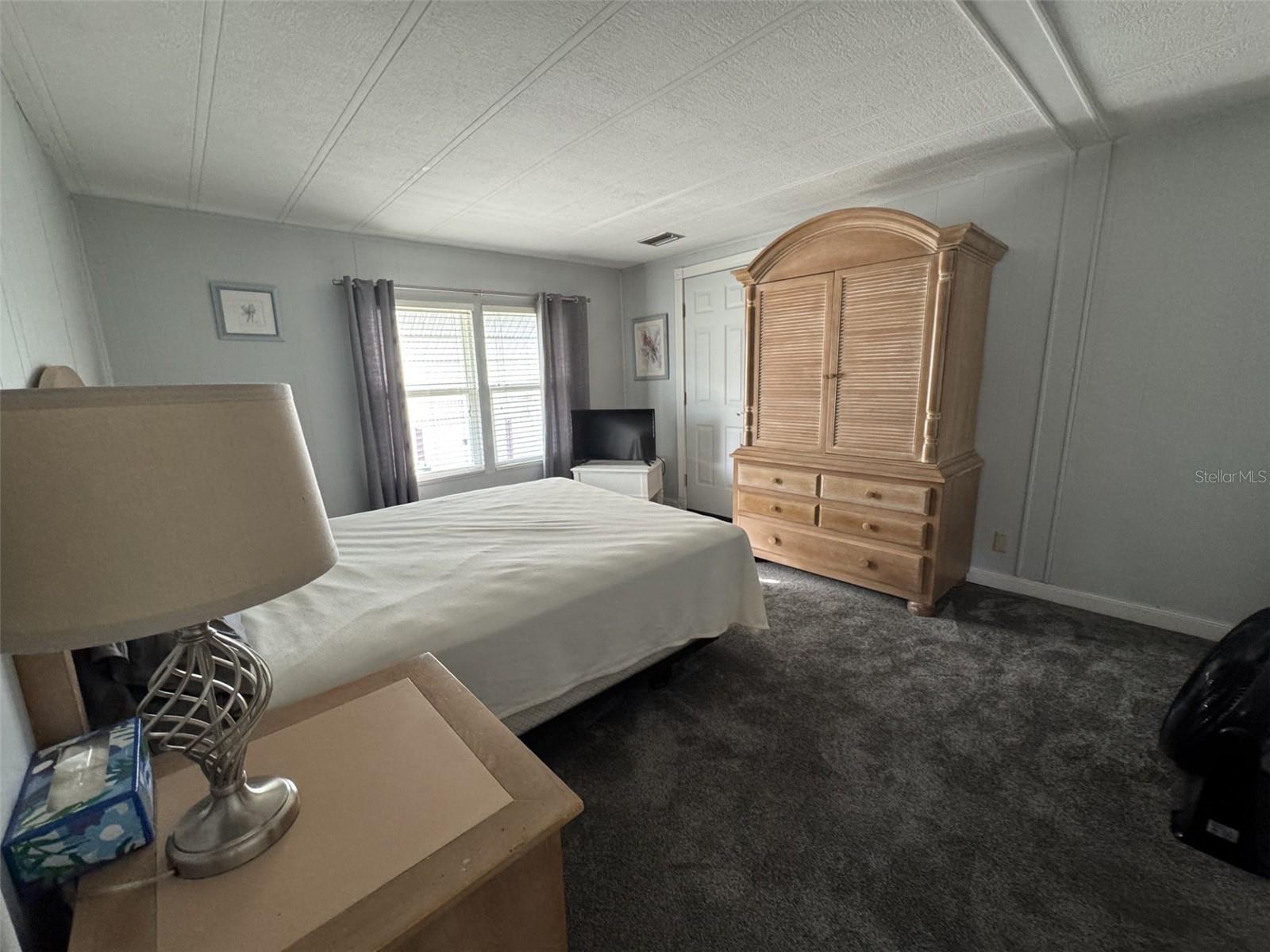 9138 LAKE POINT BLVD